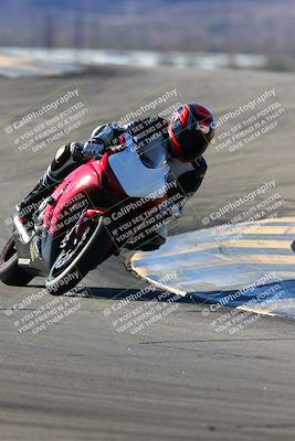 media/Jan-09-2022-SoCal Trackdays (Sun) [[2b1fec8404]]/Turns 9 and 8 (920am)/